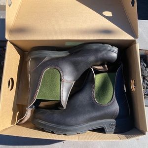 New blundstone 519 sz 9.5
